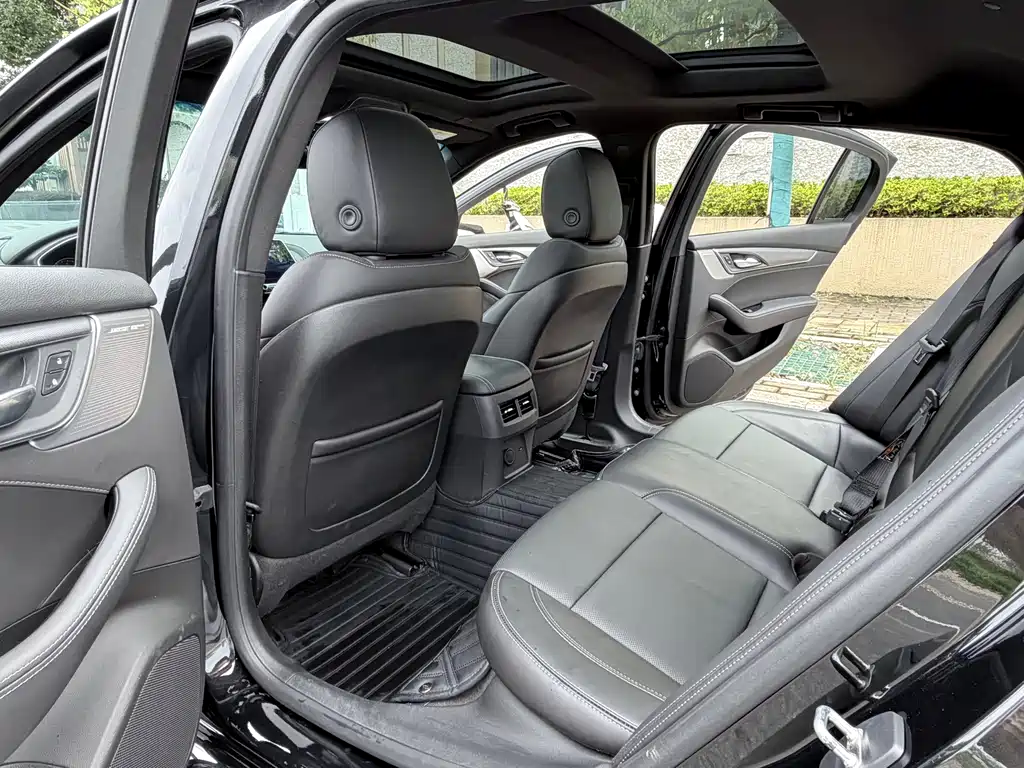 Cadillac CT5 — миниатюра 8