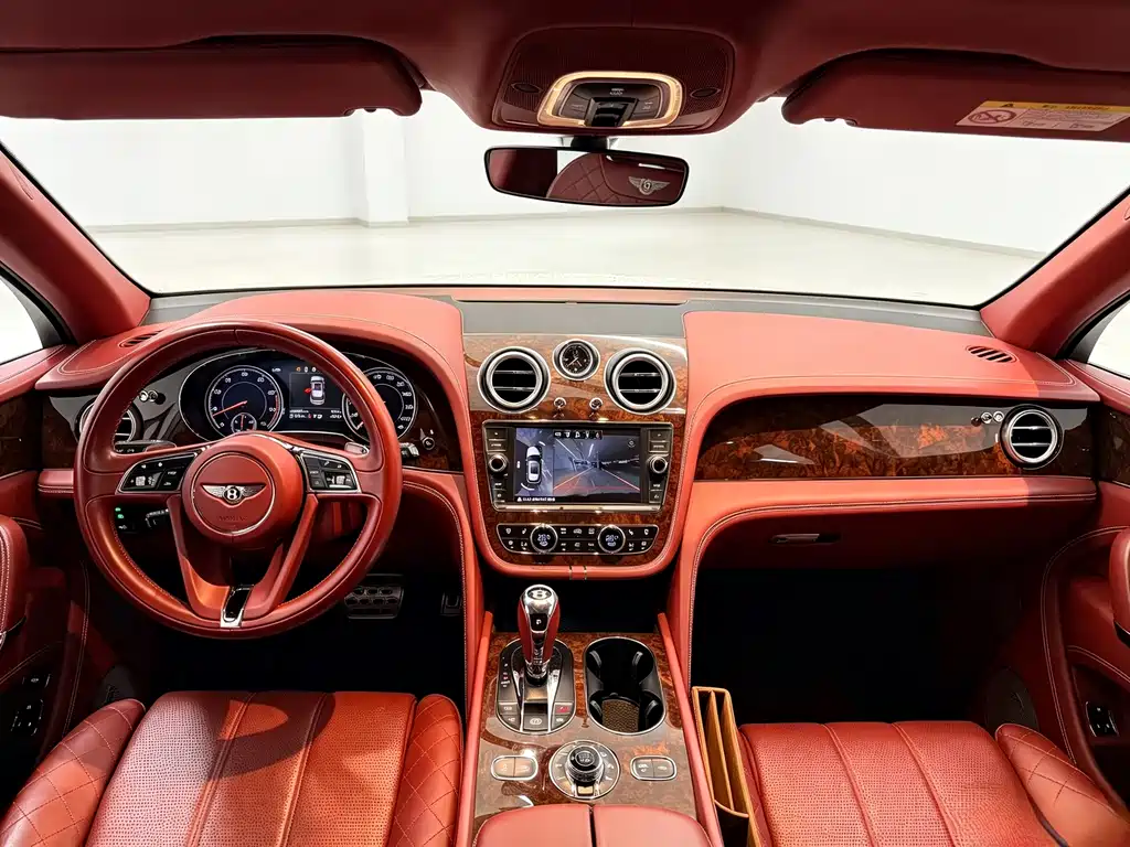 Bentley Bentayga — миниатюра 5