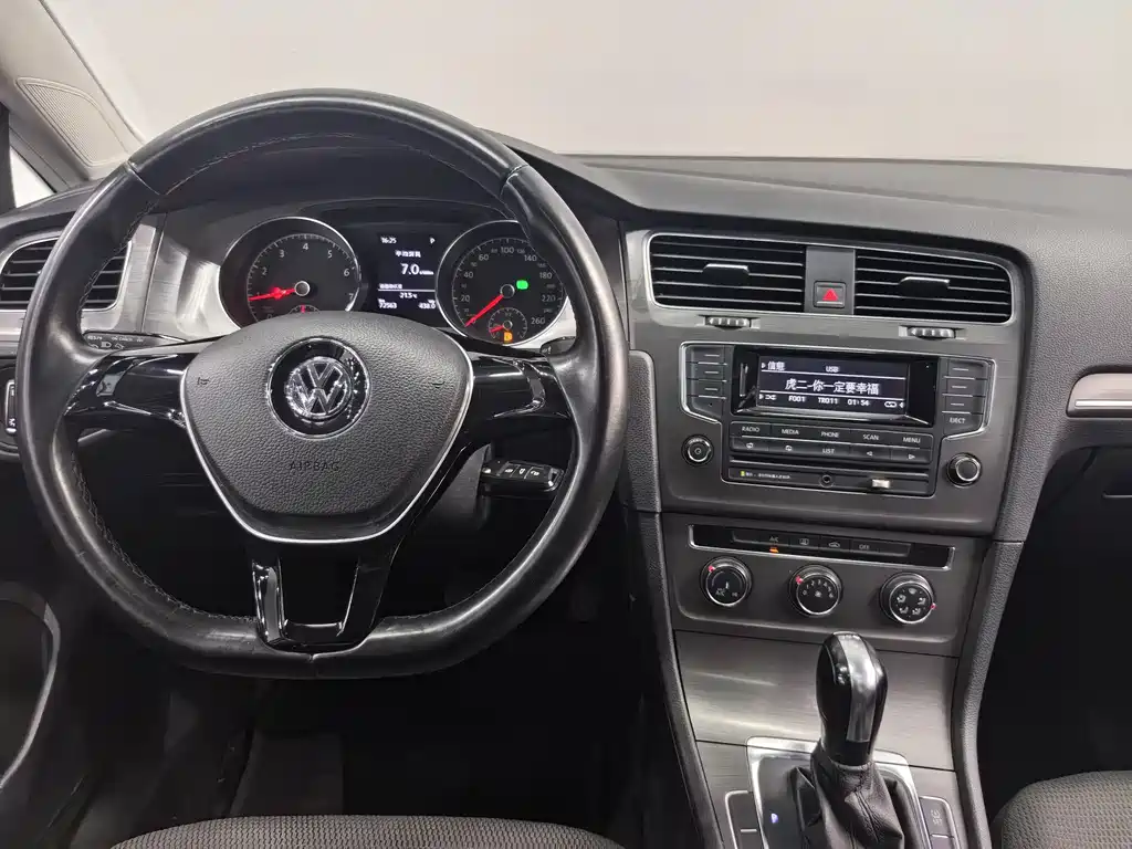 Volkswagen Golf 2015 1.4TSI AT Comfort