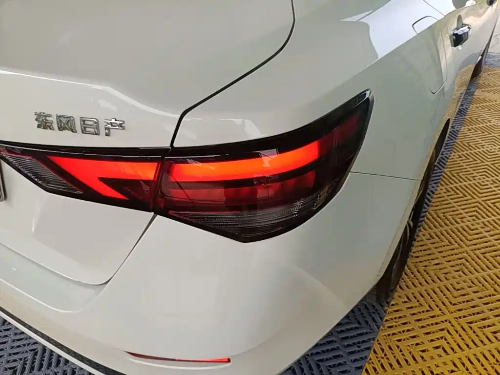 Nissan Sylphy — миниатюра 8