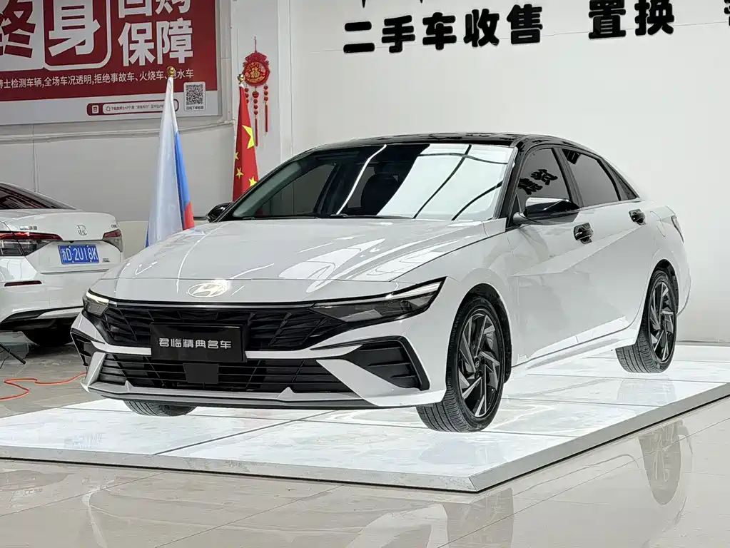 Hyundai Elantra 2023