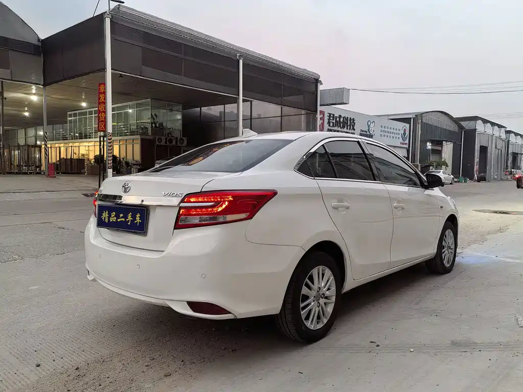 Toyota Vios — миниатюра 8