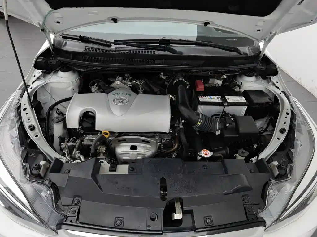 Toyota Yaris L — миниатюра 6