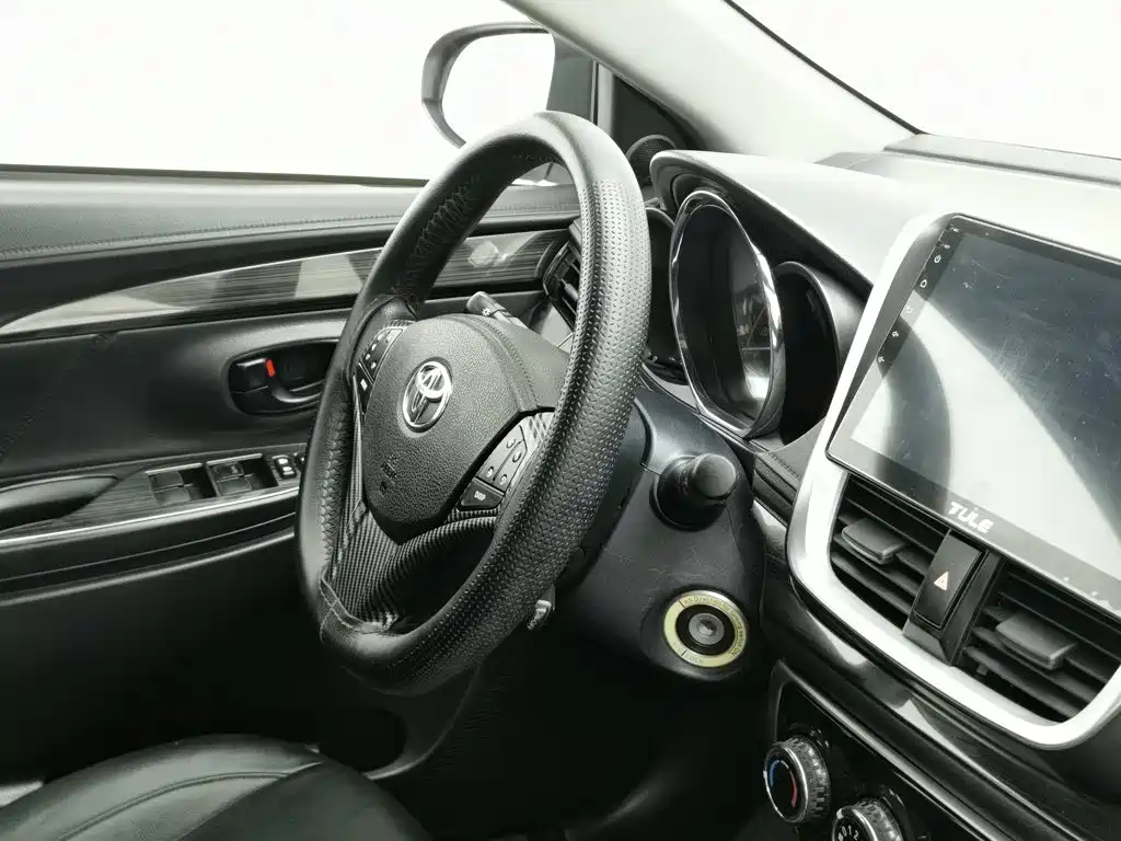 Toyota Yaris L — миниатюра 22