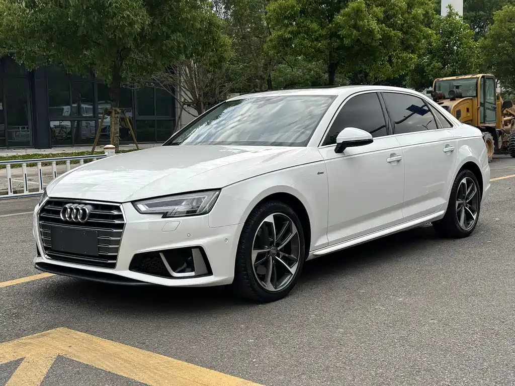 Audi A4L 2019
