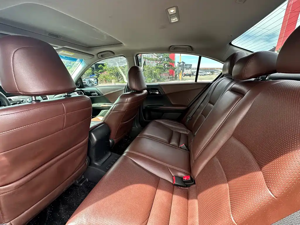 Honda Accord — миниатюра 6
