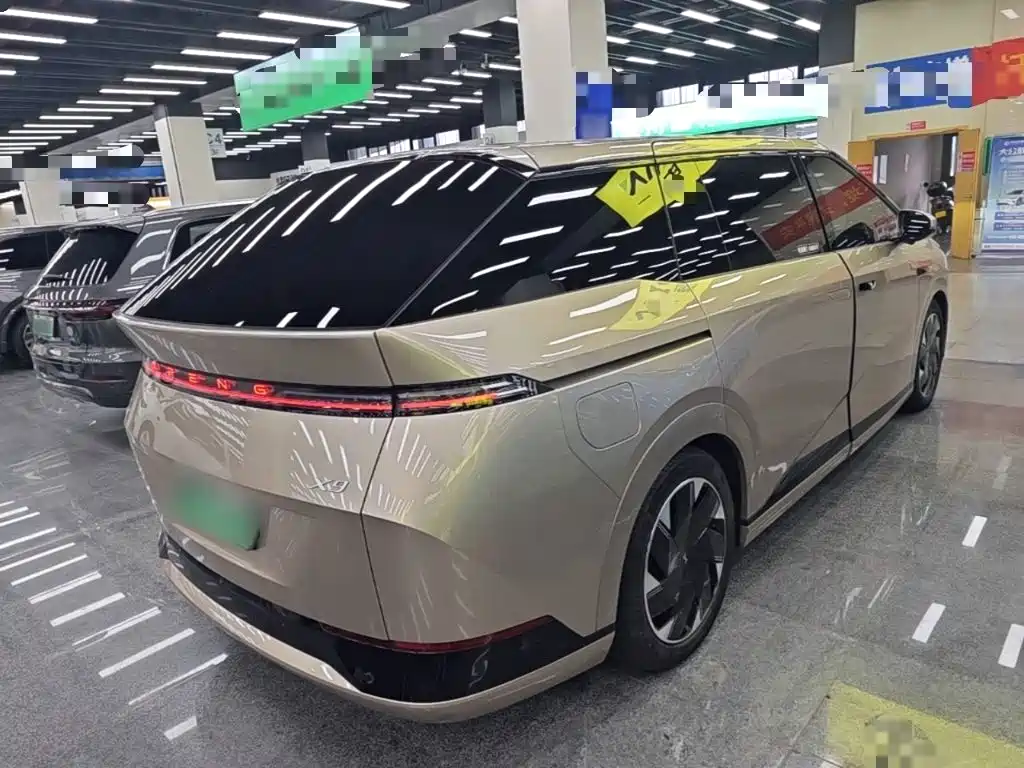 XPeng X9 — миниатюра 7