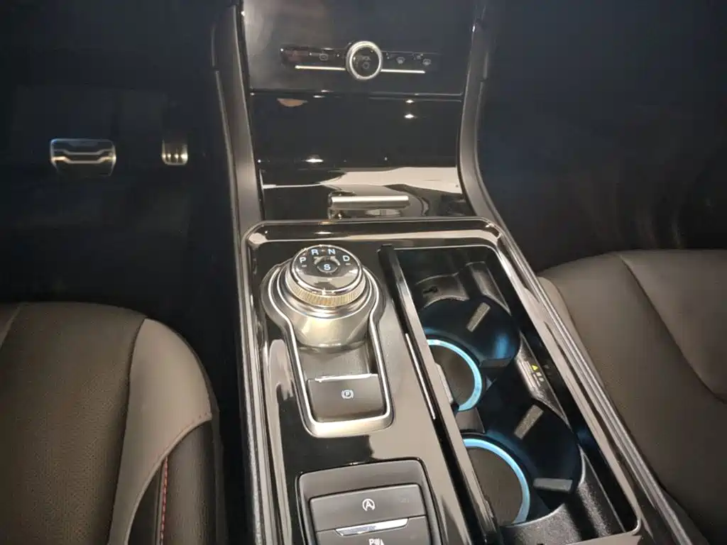 Ford Edge — миниатюра 14