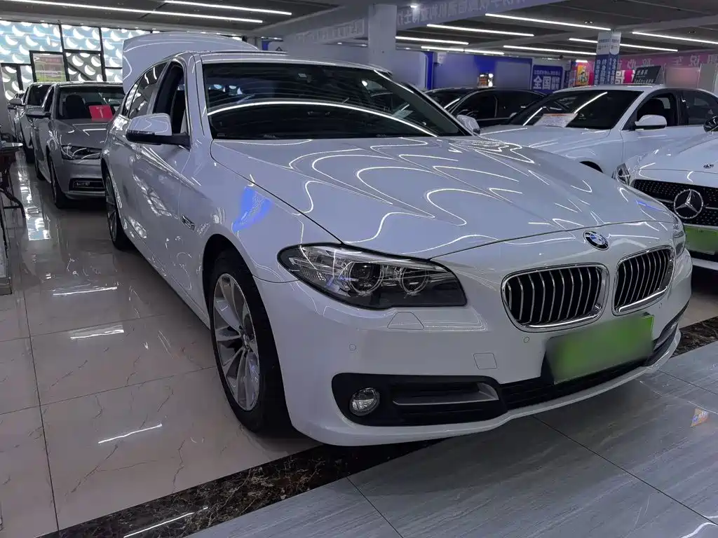 BMW 5 Series — миниатюра 8