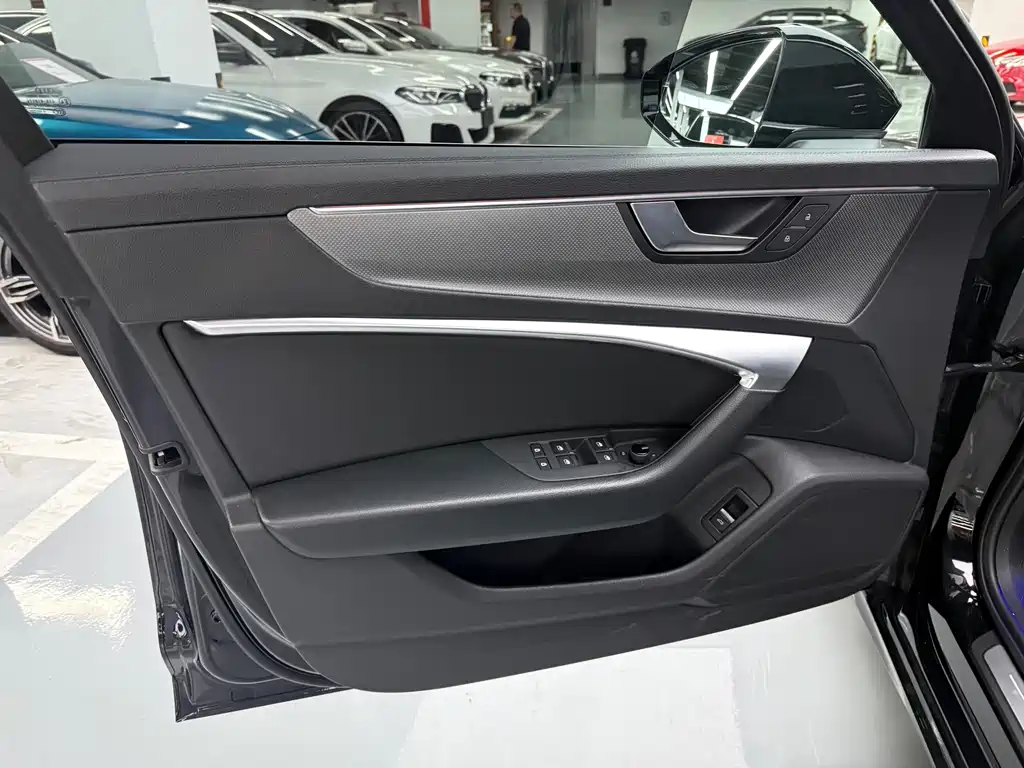 Audi A6L — миниатюра 6