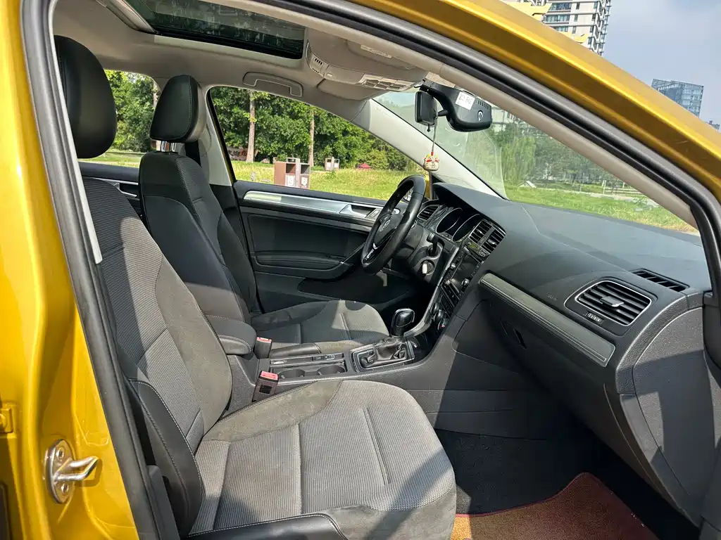 Volkswagen Golf — миниатюра 11