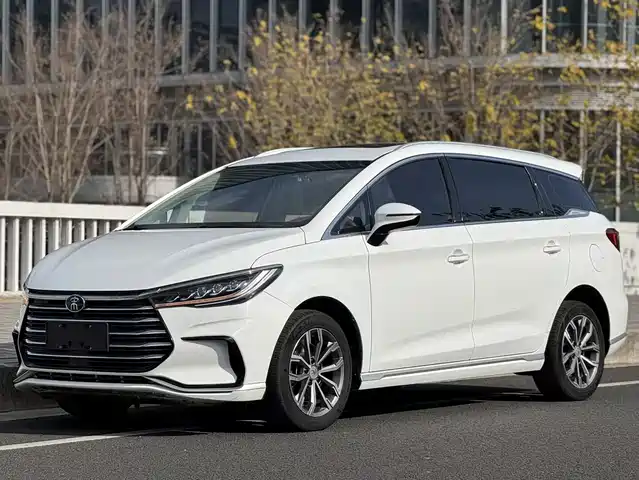 BYD SONG MAX