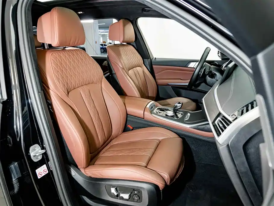 BMW X7 — миниатюра 21
