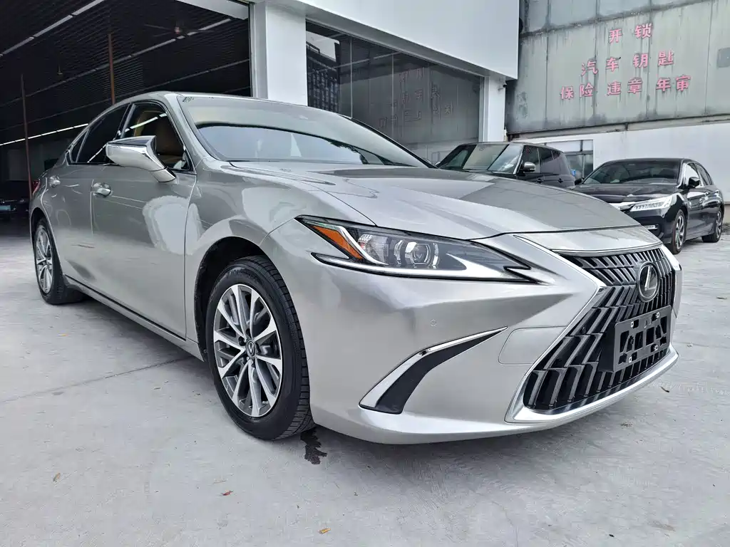 Lexus ES — миниатюра 3
