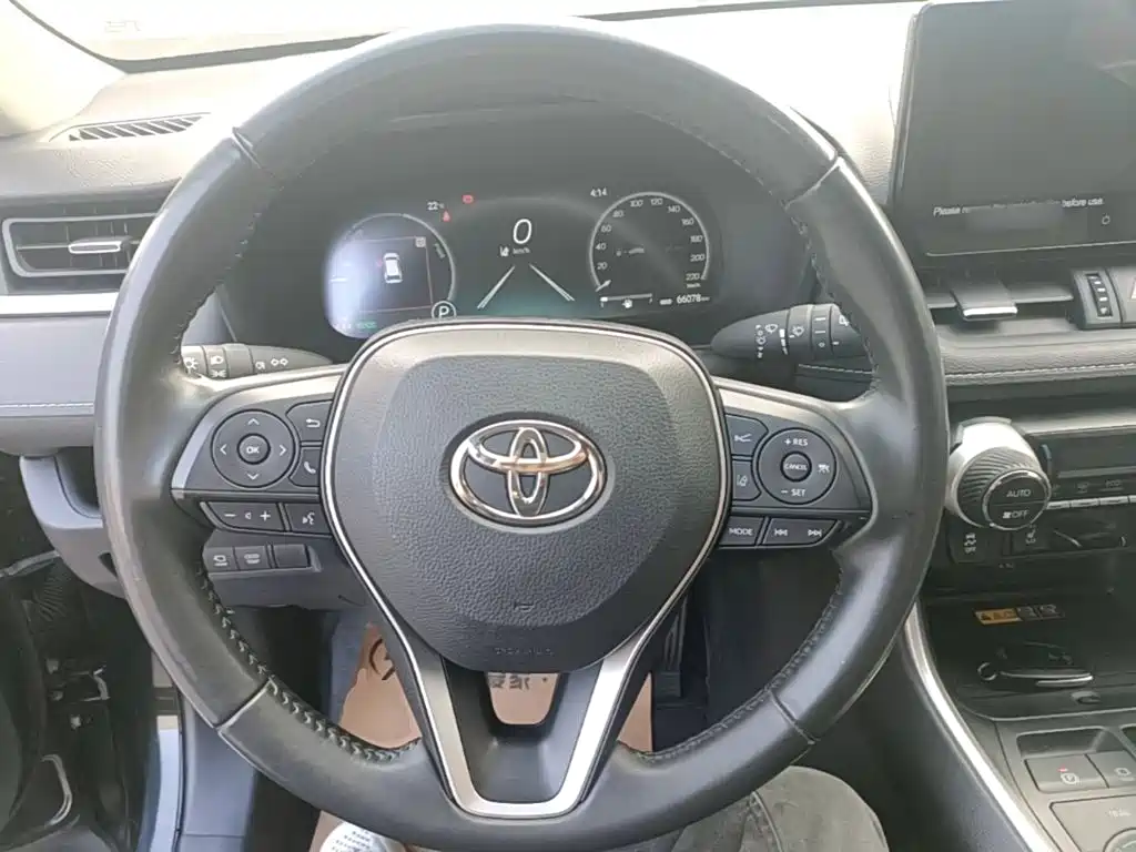 Toyota RAV4 — миниатюра 11