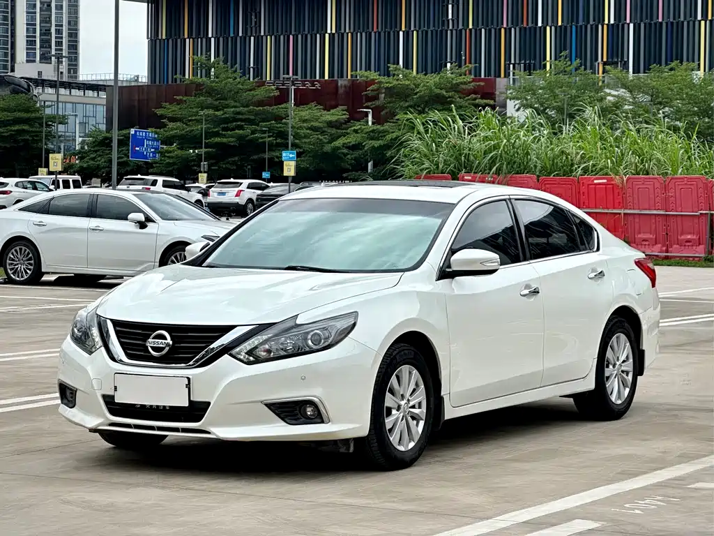 Купить Nissan Teana