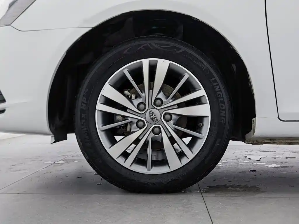 Geely Emgrand — миниатюра 17