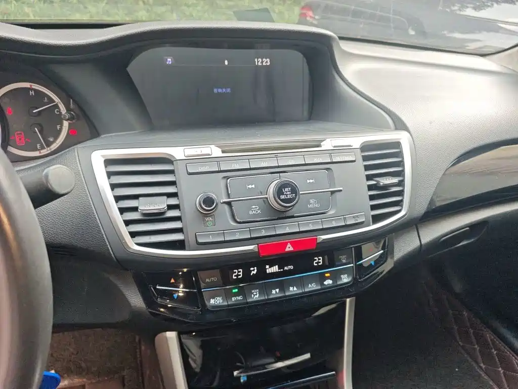 Honda Accord — миниатюра 9