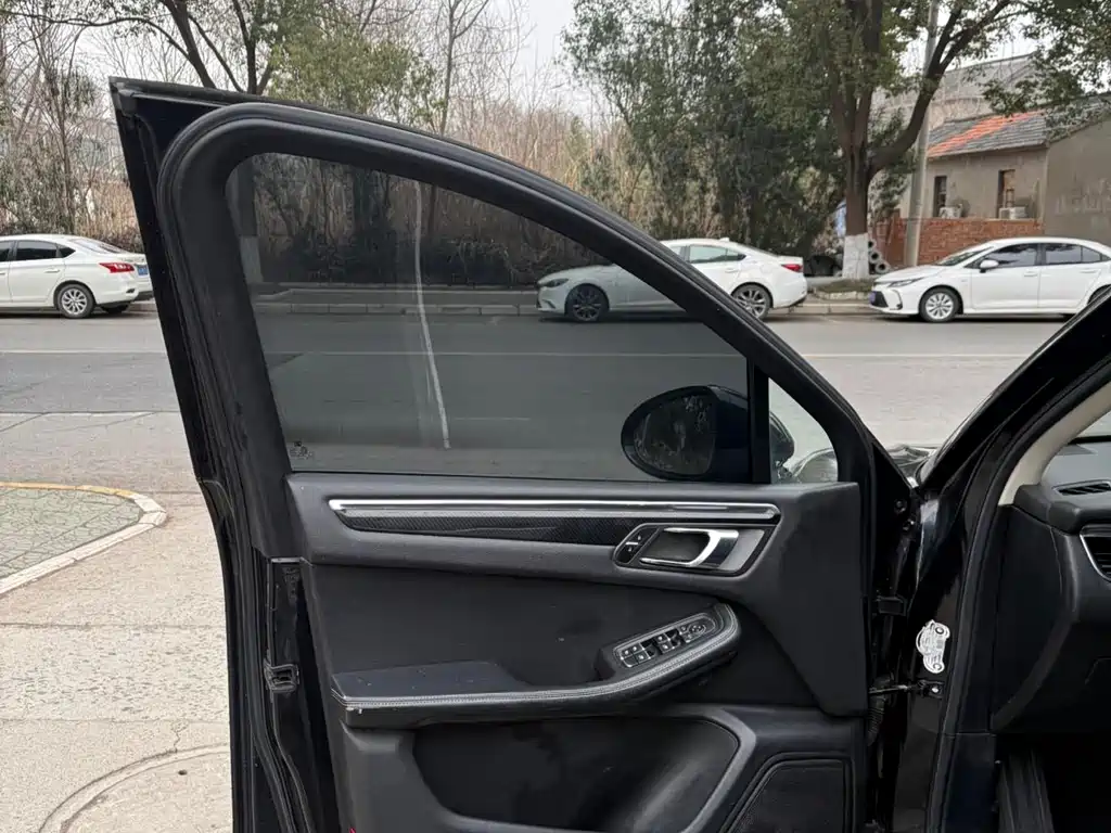 ZOTYE SR9