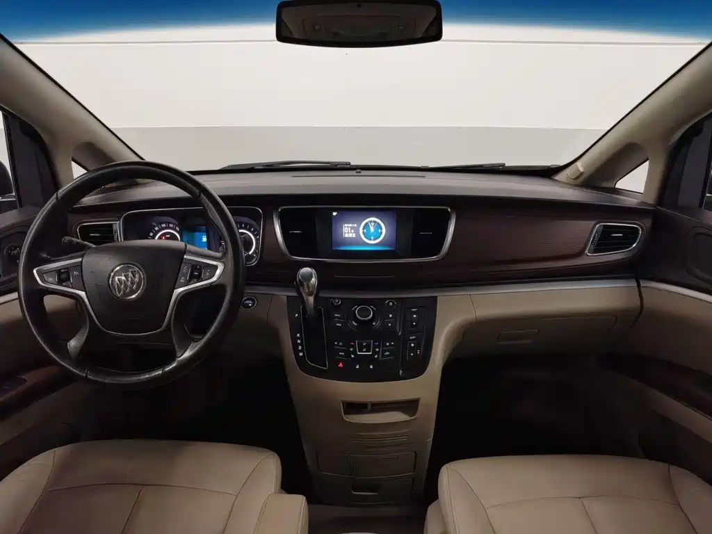Buick GL8 — миниатюра 5