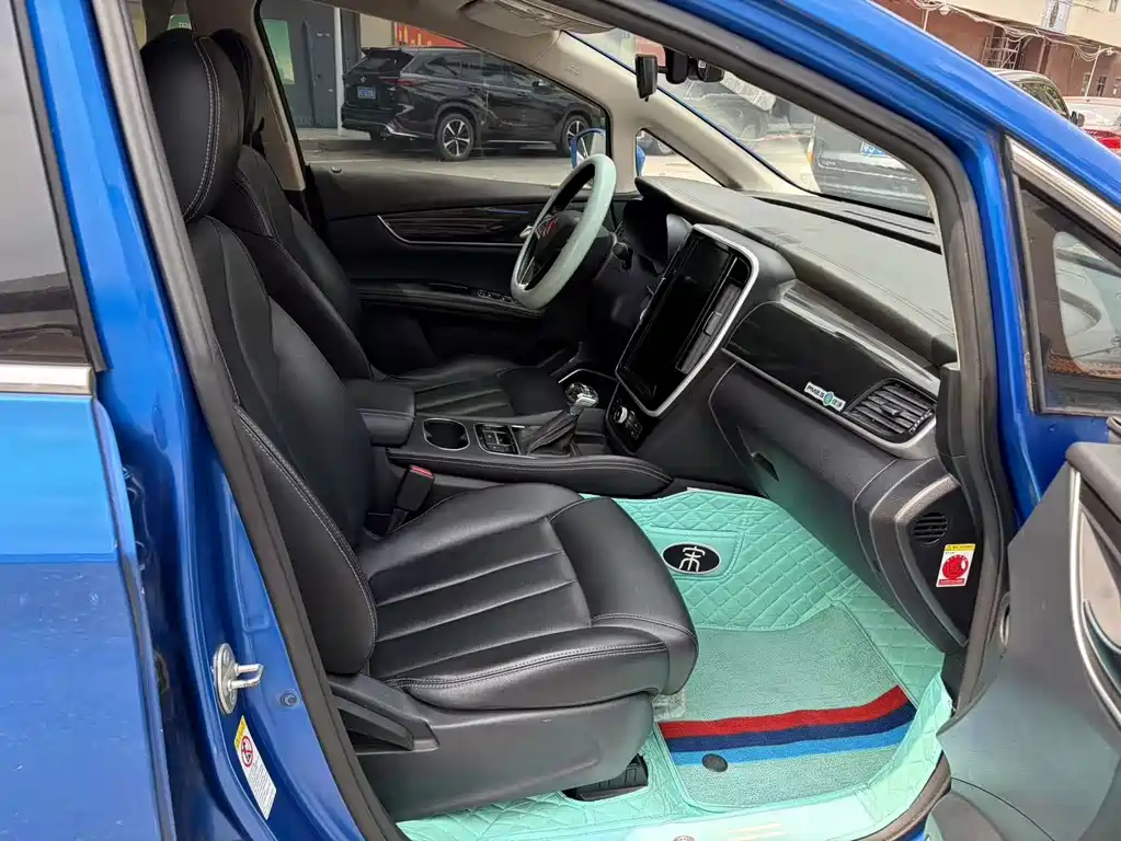 BYD MAX — миниатюра 9