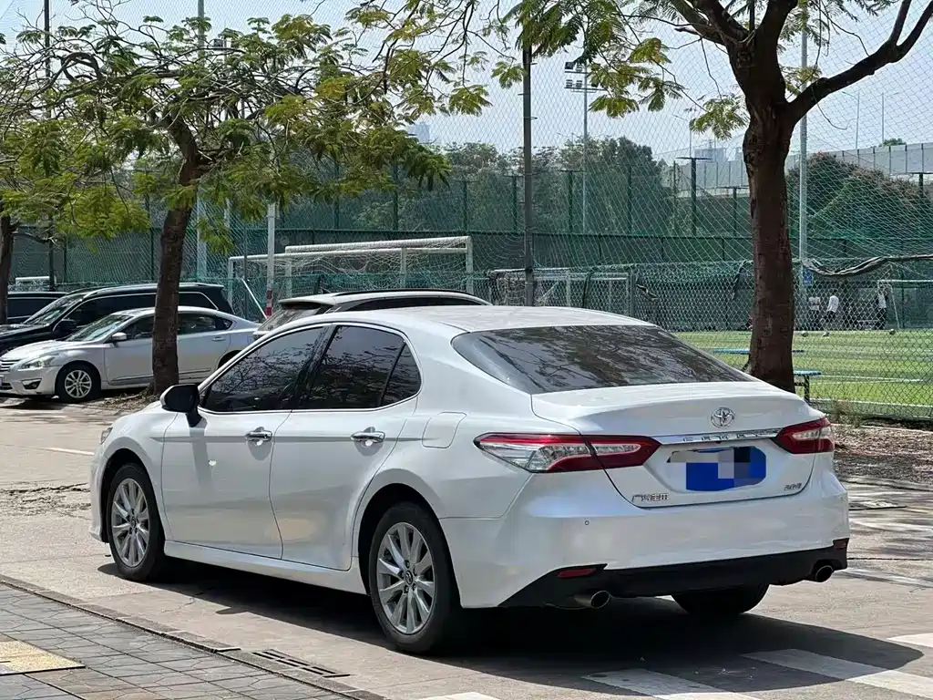 TOYOTA CAMRY