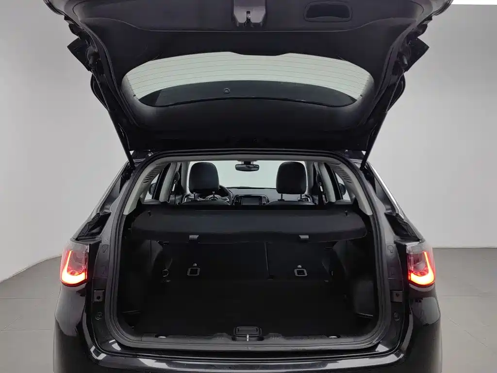 Jeep Compass — миниатюра 16