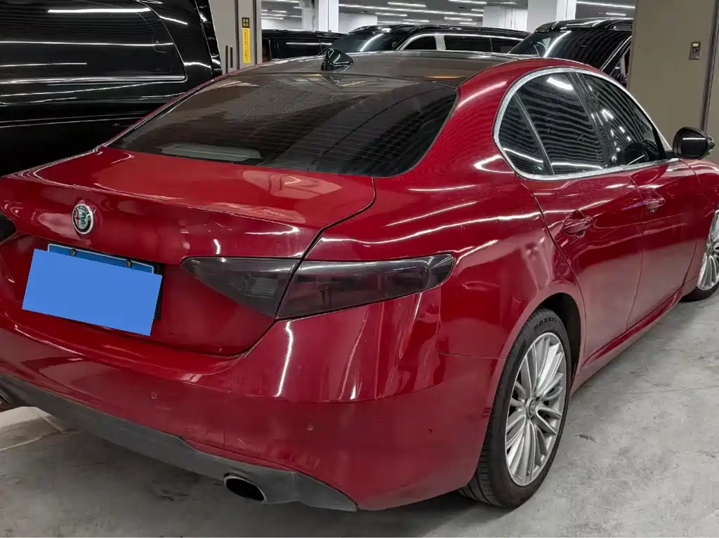 Alfa Romeo Giulia — миниатюра 10