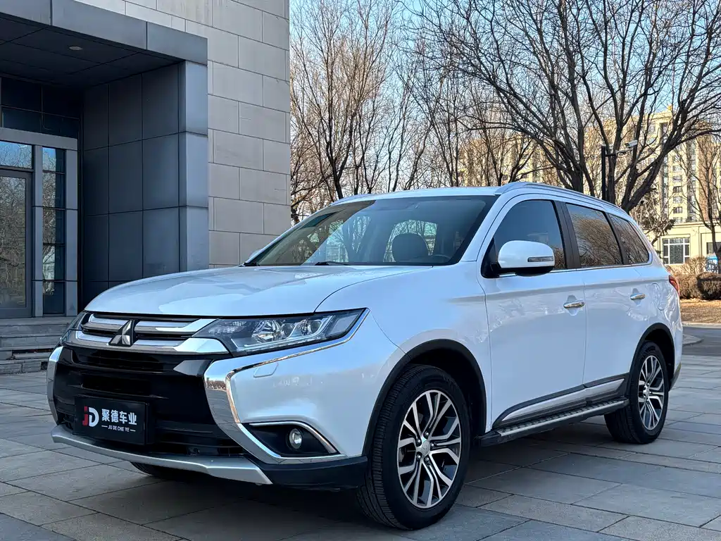 MITSUBISHI OUTLANDER