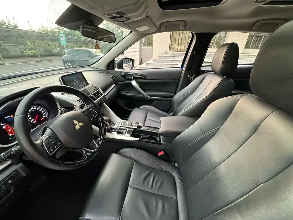 Mitsubishi Eclipse Cross — миниатюра 8