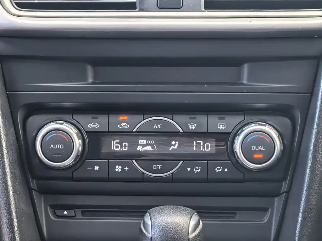 Mazda 3 Axela — миниатюра 7