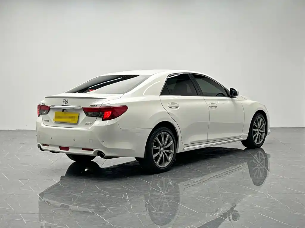Toyota Reiz — миниатюра 6