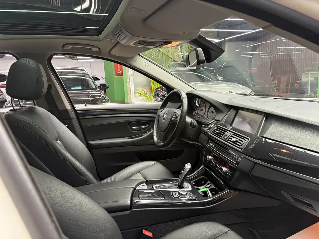 BMW 5 Series (Import) — миниатюра 8