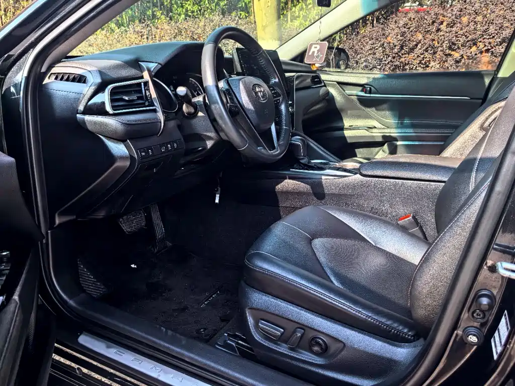 Toyota Camry — миниатюра 8