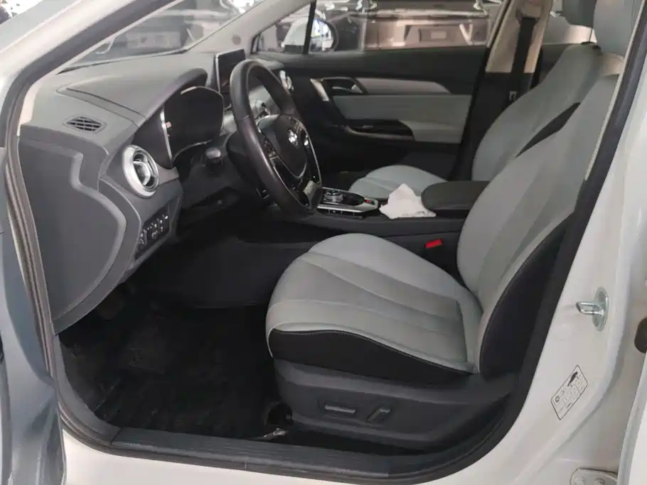 BAIC EU5 — миниатюра 9