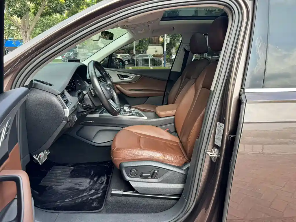 Audi Q7 — миниатюра 3