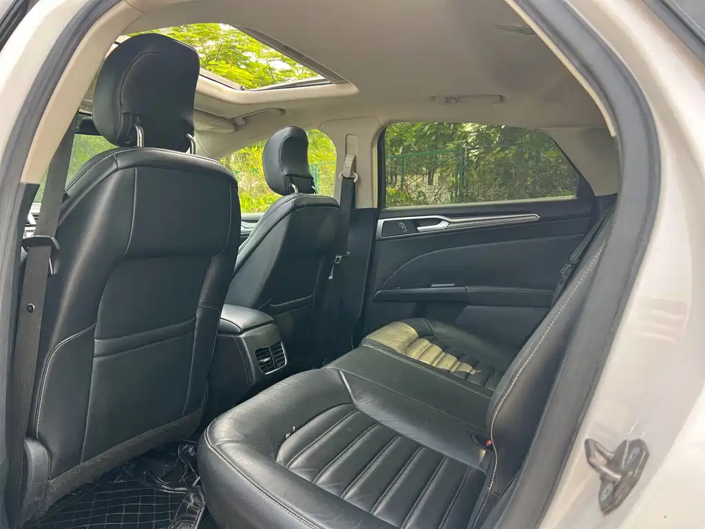Ford Mondeo — миниатюра 6