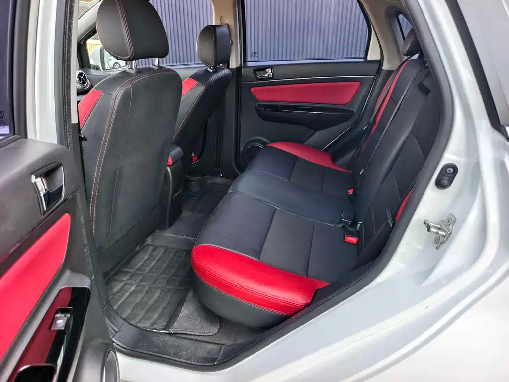 BAIC New Energy EX — миниатюра 10