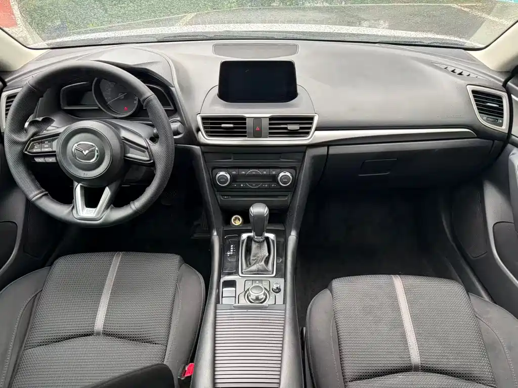 Mazda 3 Axela — миниатюра 17