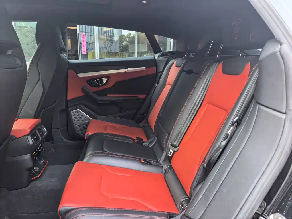 Lamborghini Urus — миниатюра 15