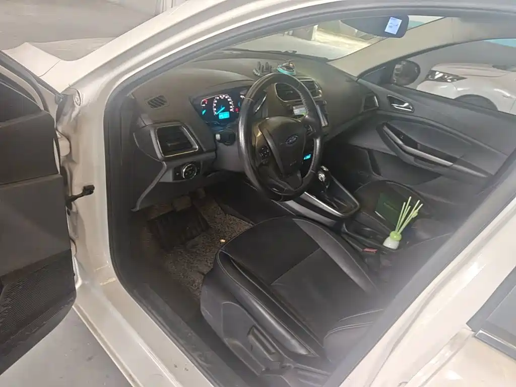 Ford Escort — миниатюра 16