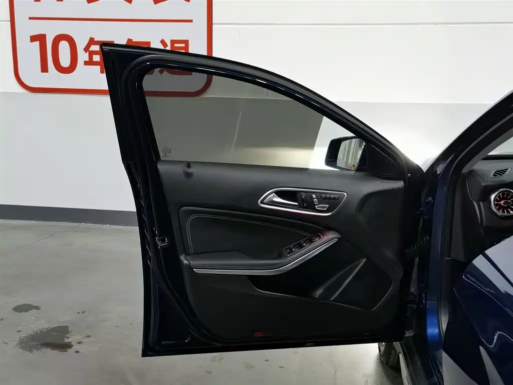 Mercedes-Benz GLA 2017 GLA 200 Fashion