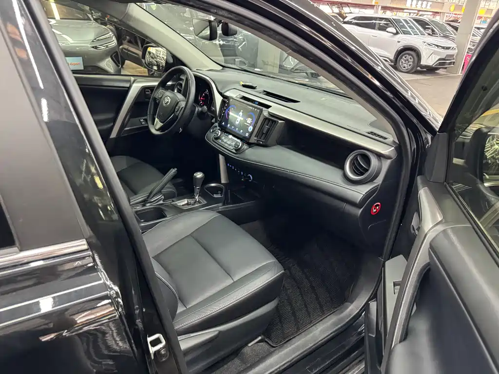 Toyota RAV4 — миниатюра 17