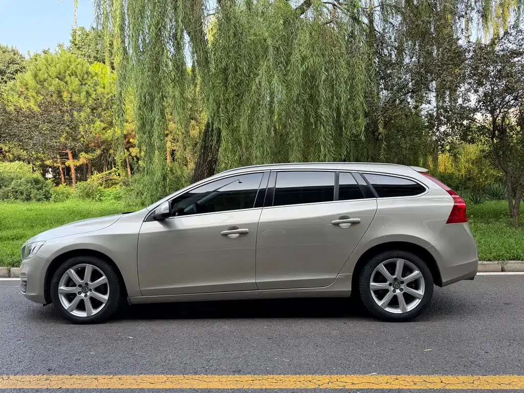 Volvo V60 — миниатюра 3