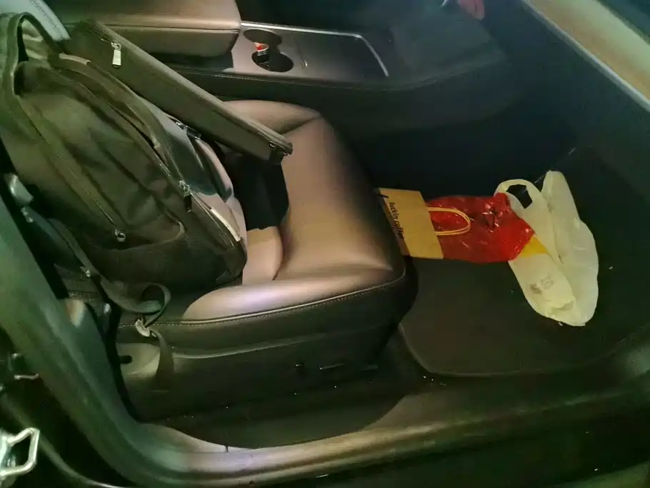 Tesla Model 3 — миниатюра 8