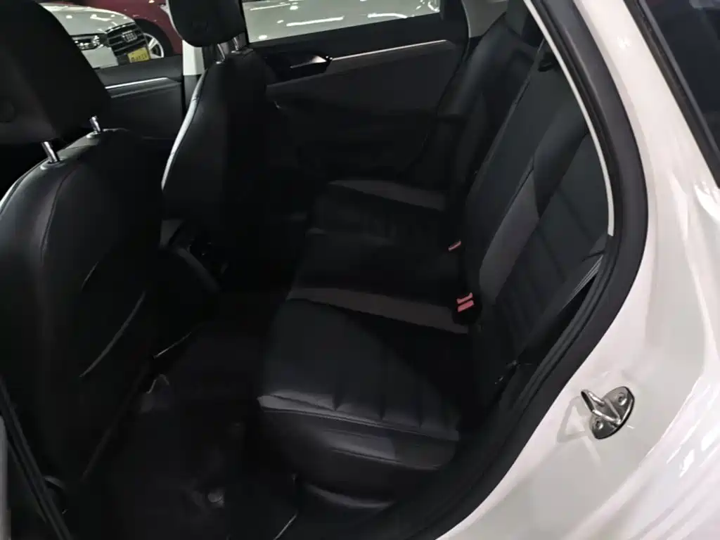 Volkswagen Sagitar — миниатюра 17