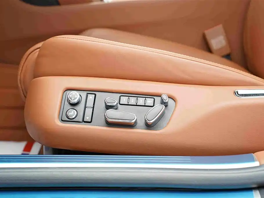 Bentley Flying Spur — миниатюра 8