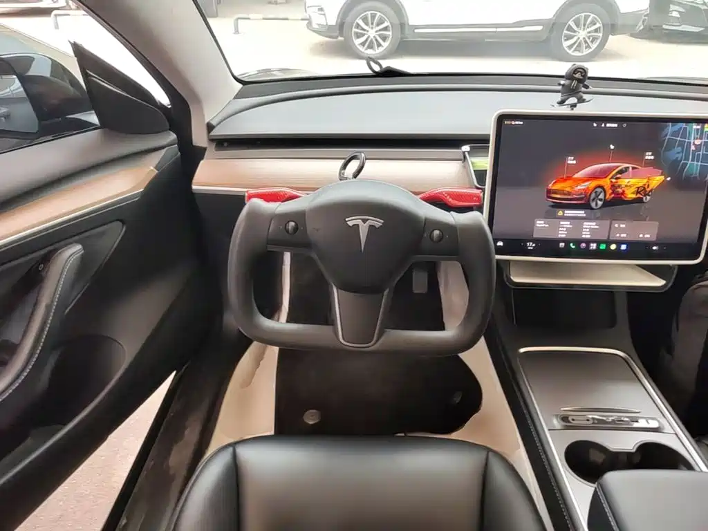 Tesla Model 3 — миниатюра 11