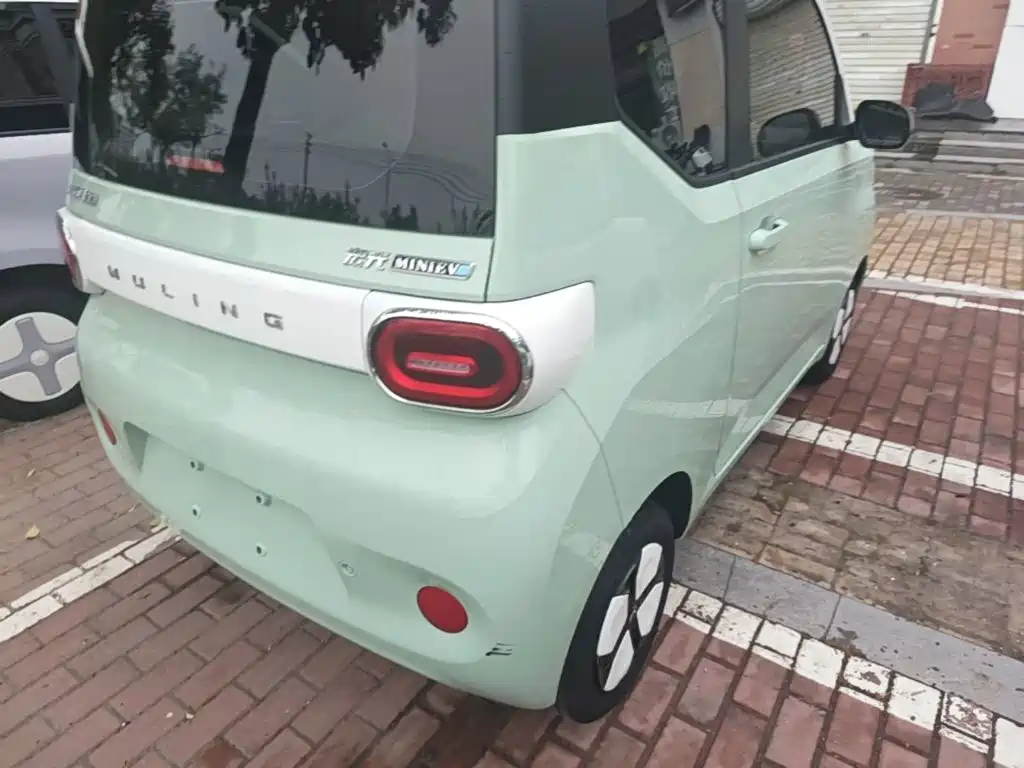 Wuling MINIEV — миниатюра 8