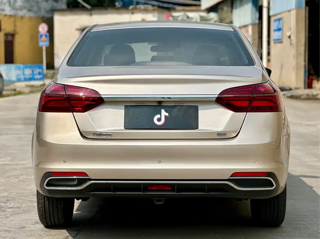 Geely Emgrand — миниатюра 5